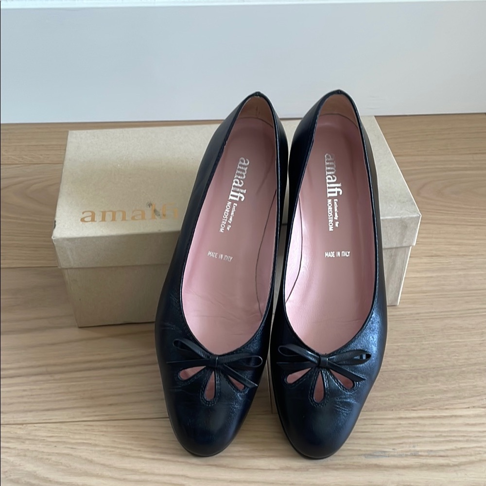 Amalfi Black VTG Suzu Italy Women’s Flat shoes, size 8 M Black Leather Flat.